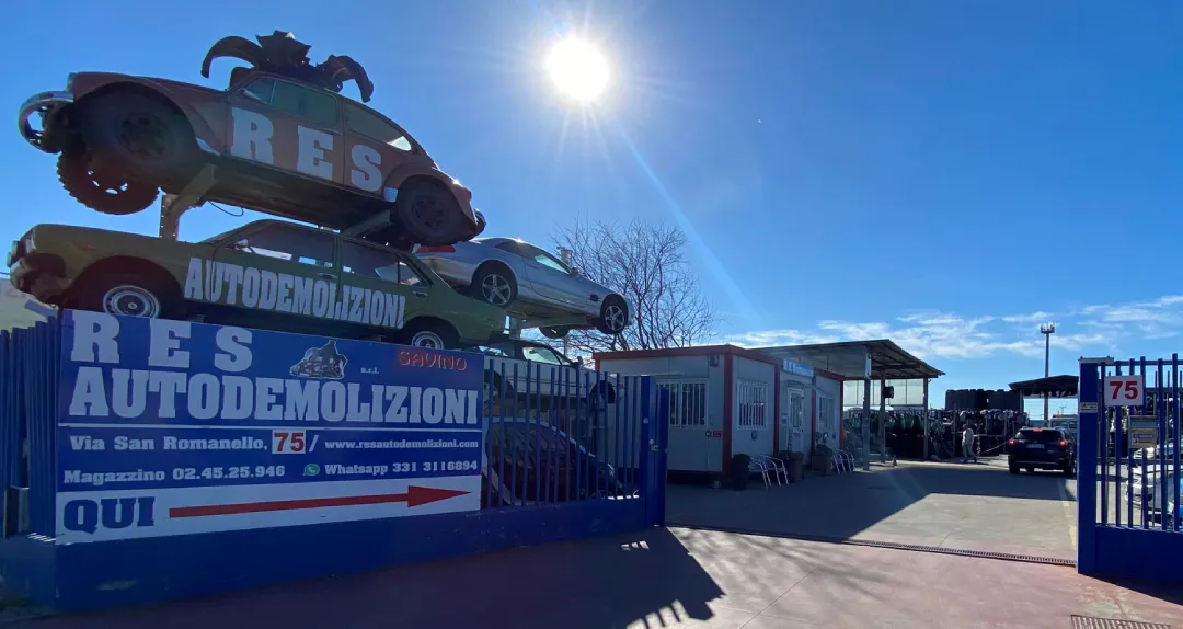 Impianto di demolizione auto Res Autodemolizioni Milano — centro autorizzato D.Lgs. 209/2003